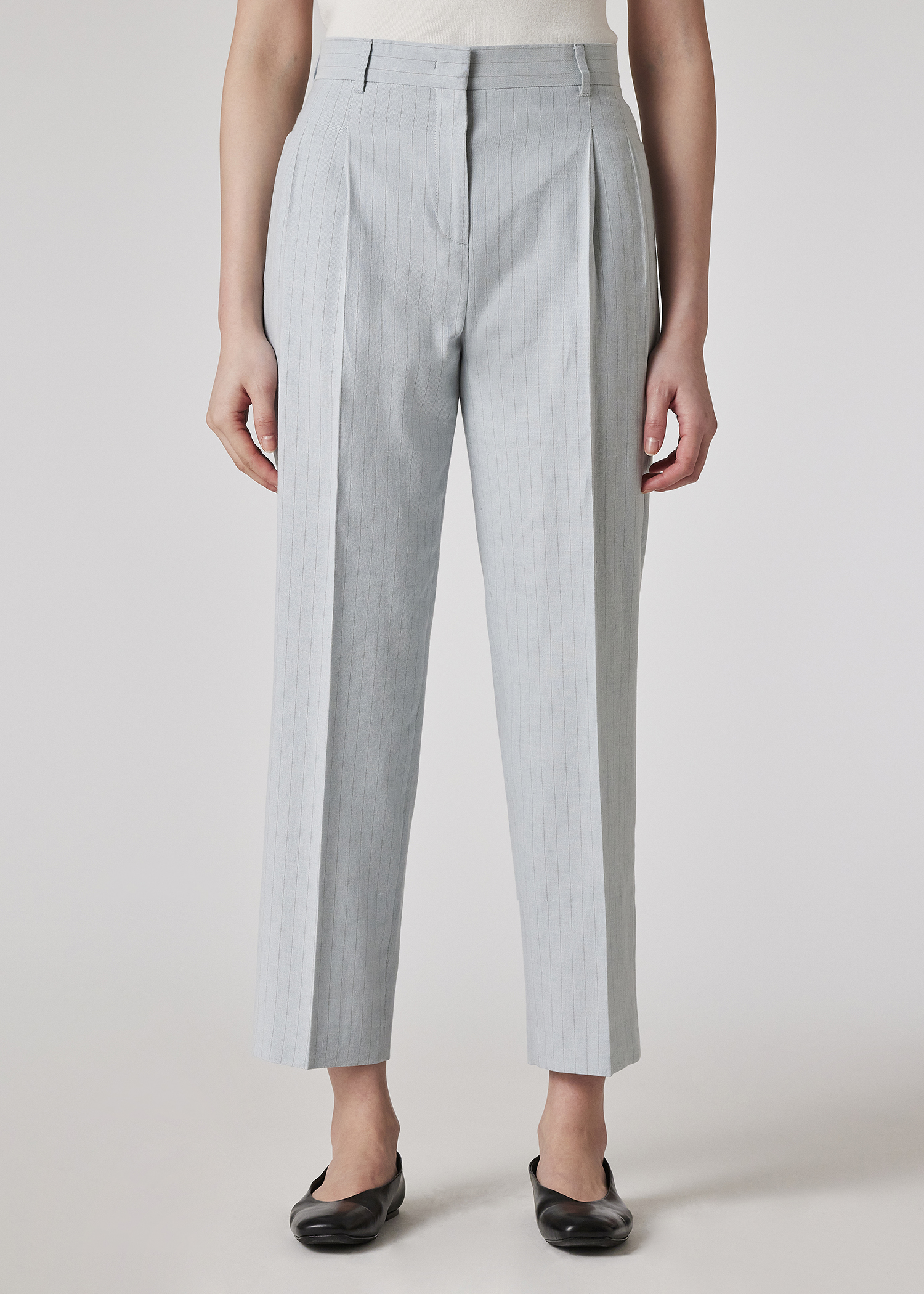 Women Blue Solid Pleated Trouser