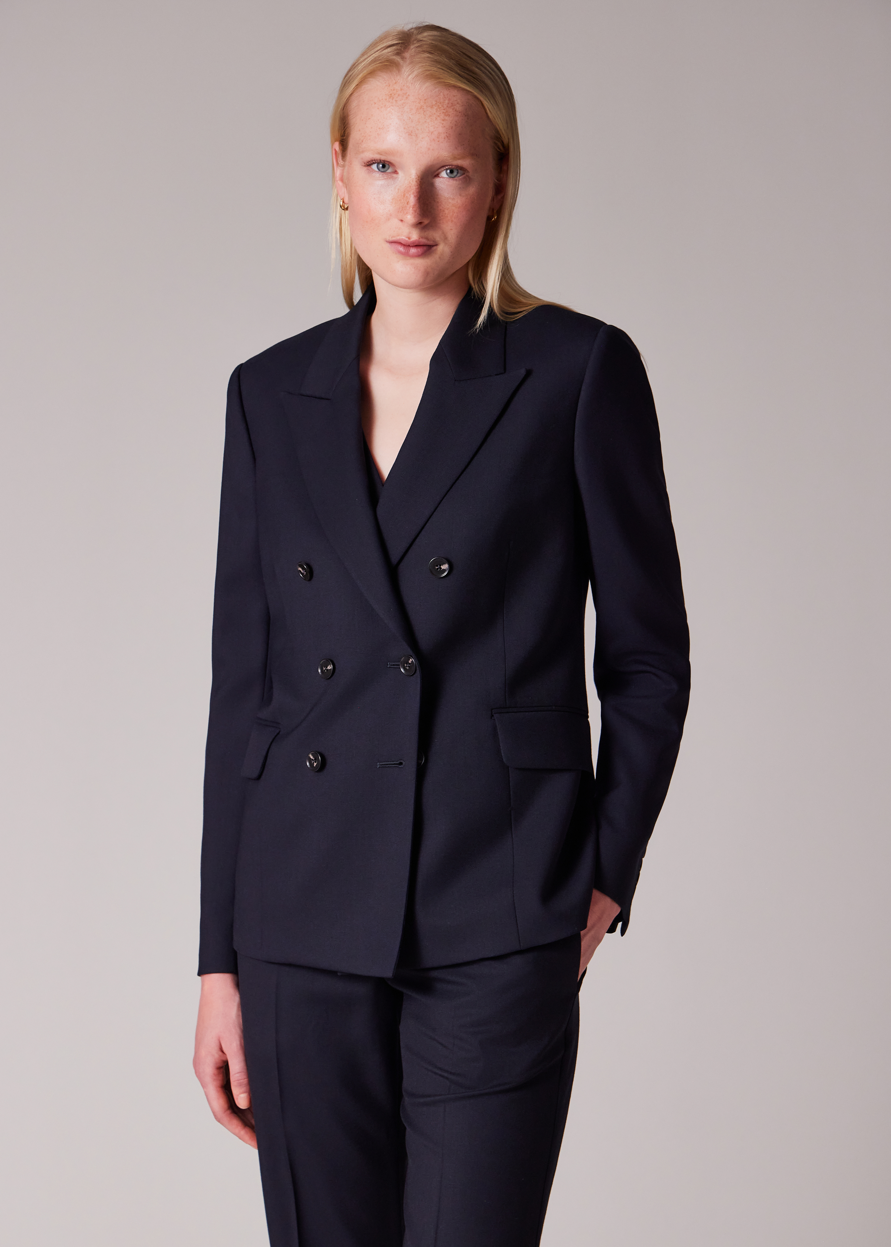 Women's A Suit To Travel In Navy Wool Double Breasted Blazer