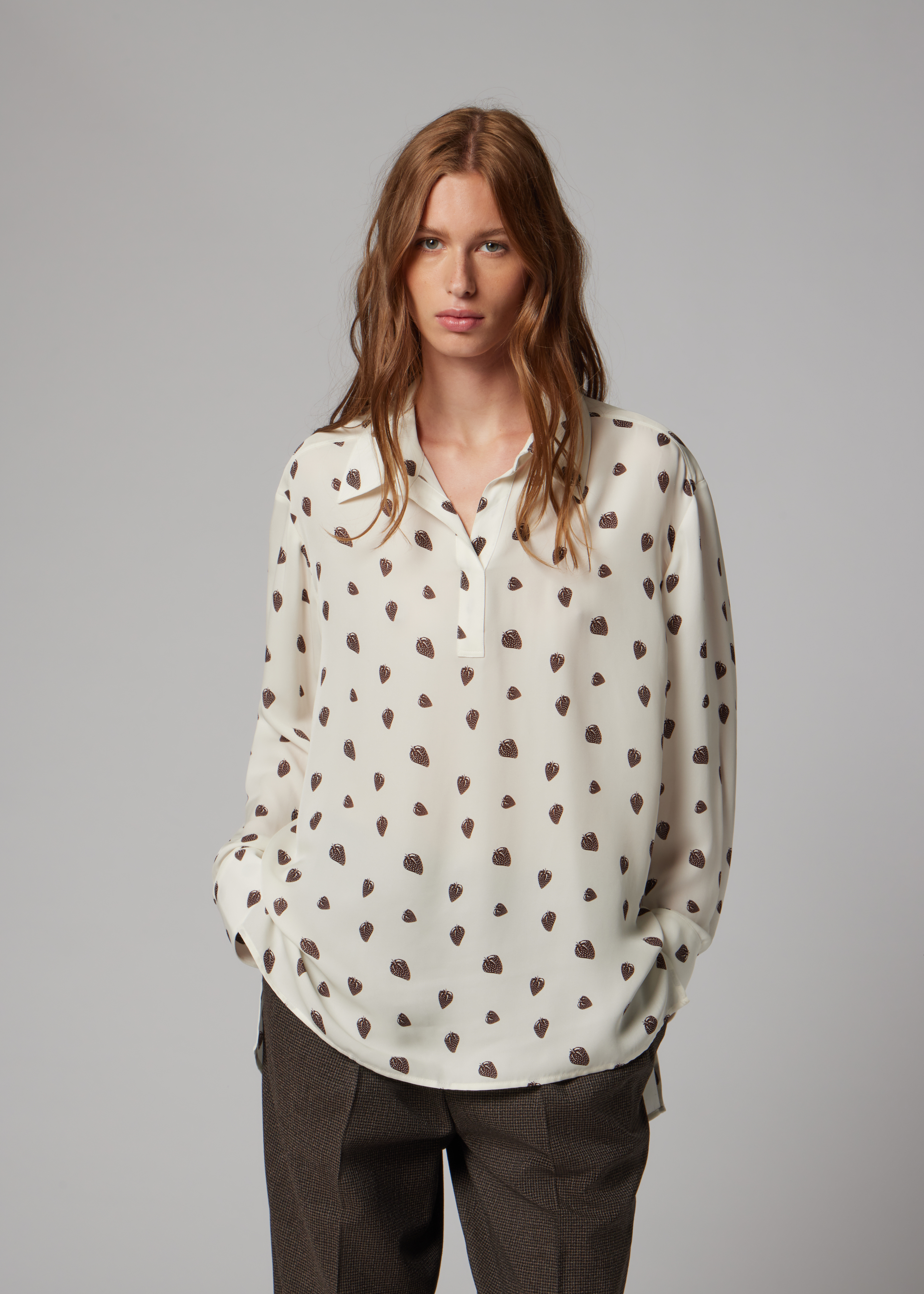 Women's Cream 'Strawberry' Silk-Blend Dropped Hem Shirt