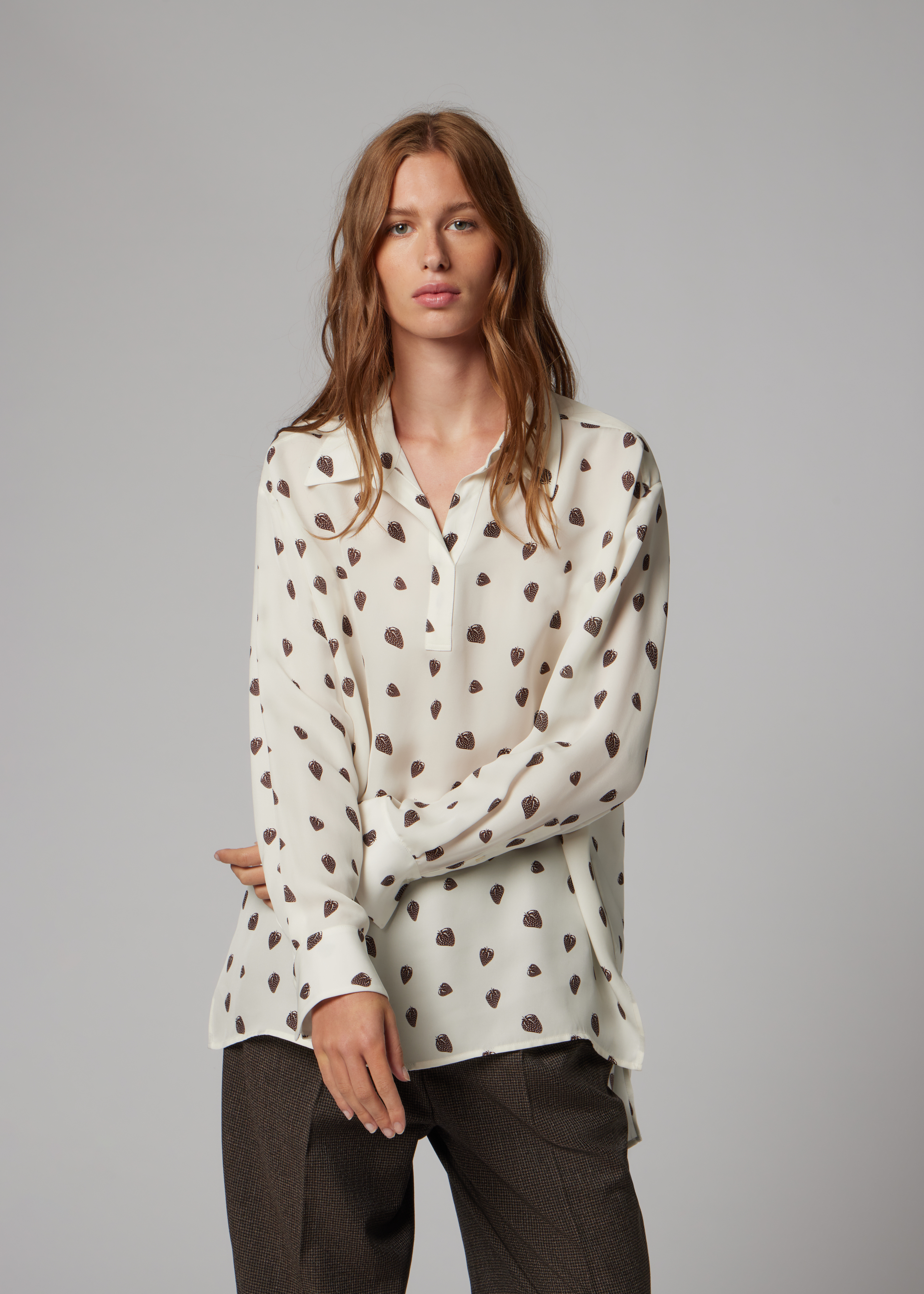 Women's Cream 'Strawberry' Silk-Blend Dropped Hem Shirt
