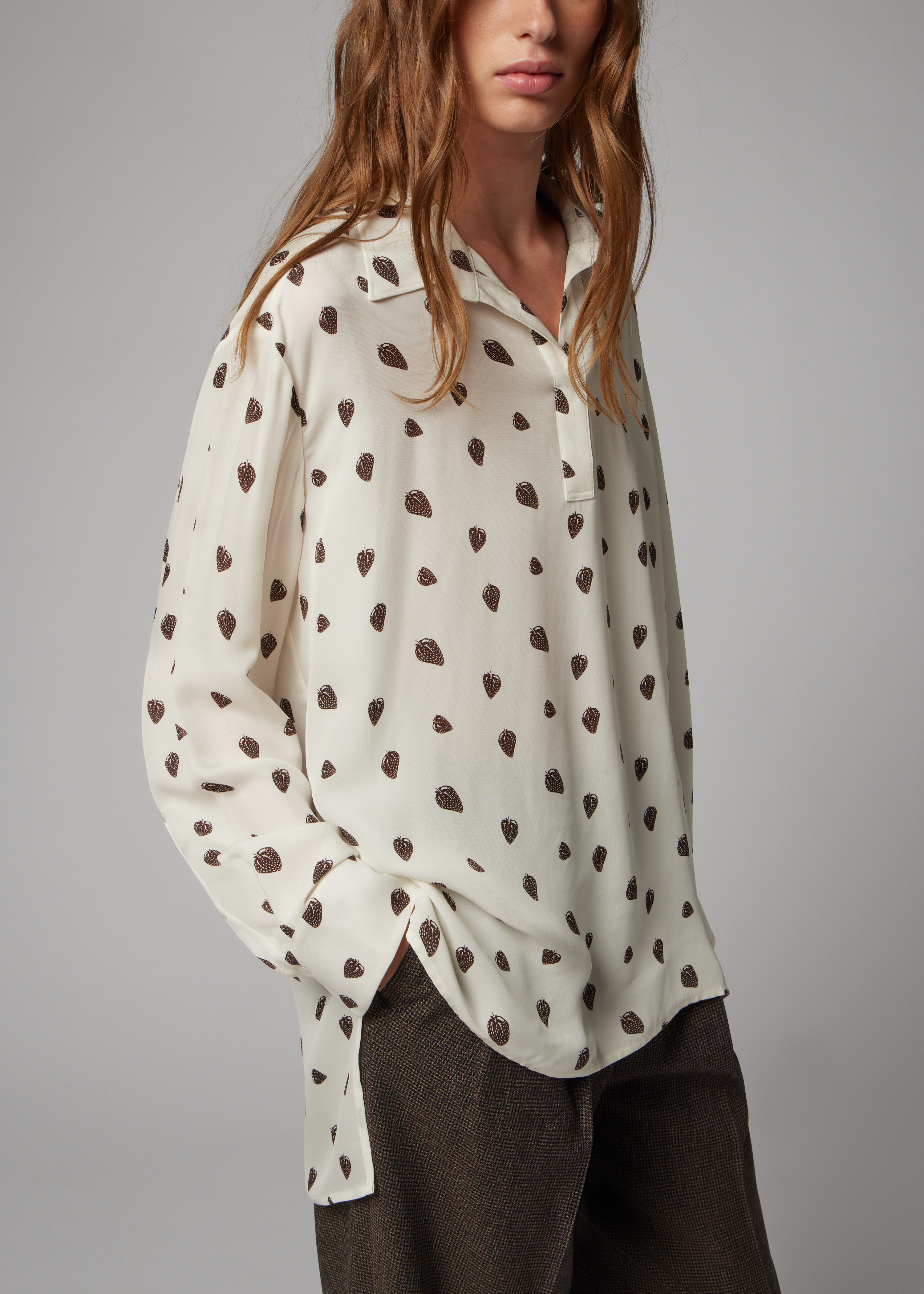 Women's Cream 'Strawberry' Silk-Blend Dropped Hem Shirt