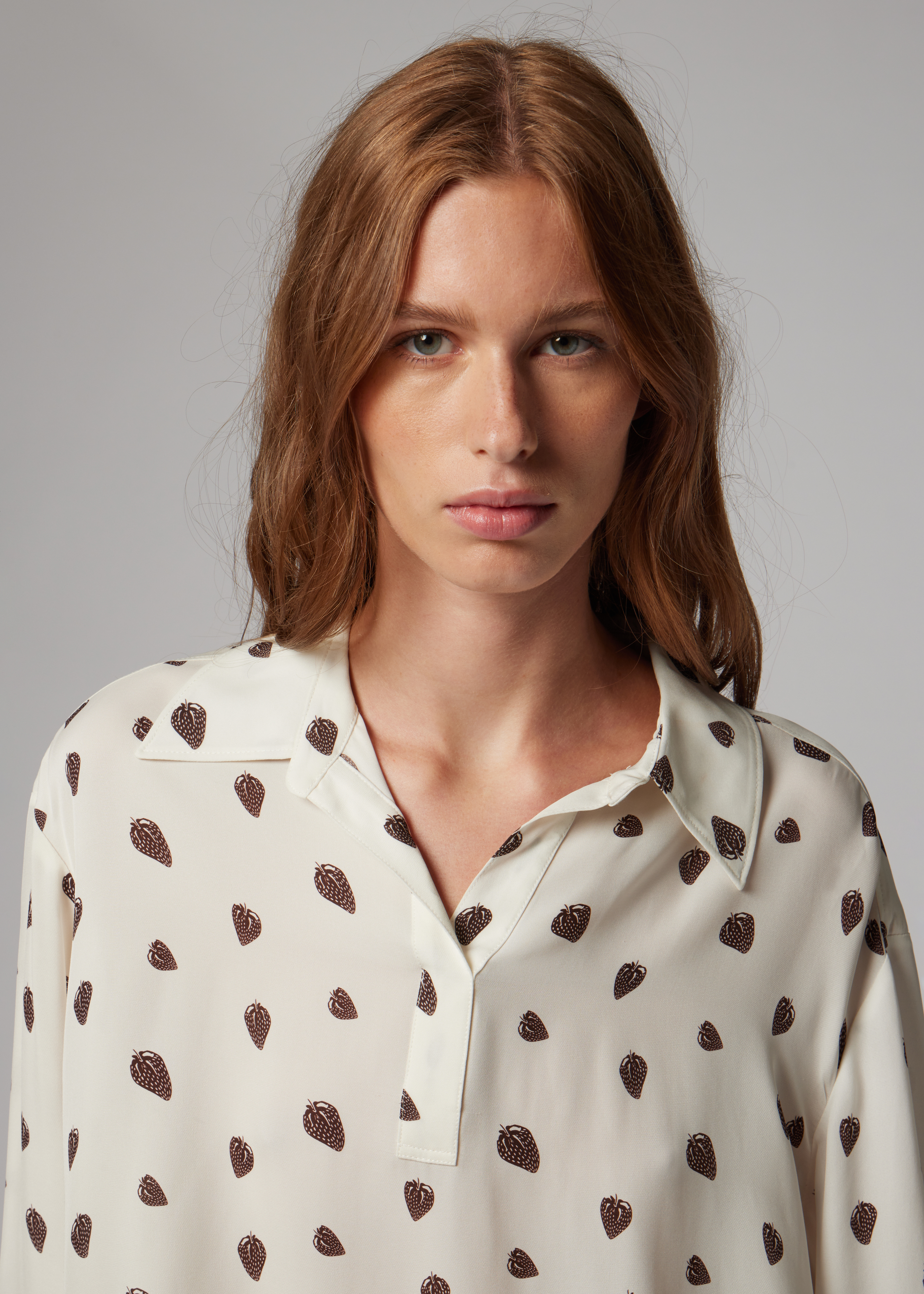Women's Cream 'Strawberry' Silk-Blend Dropped Hem Shirt