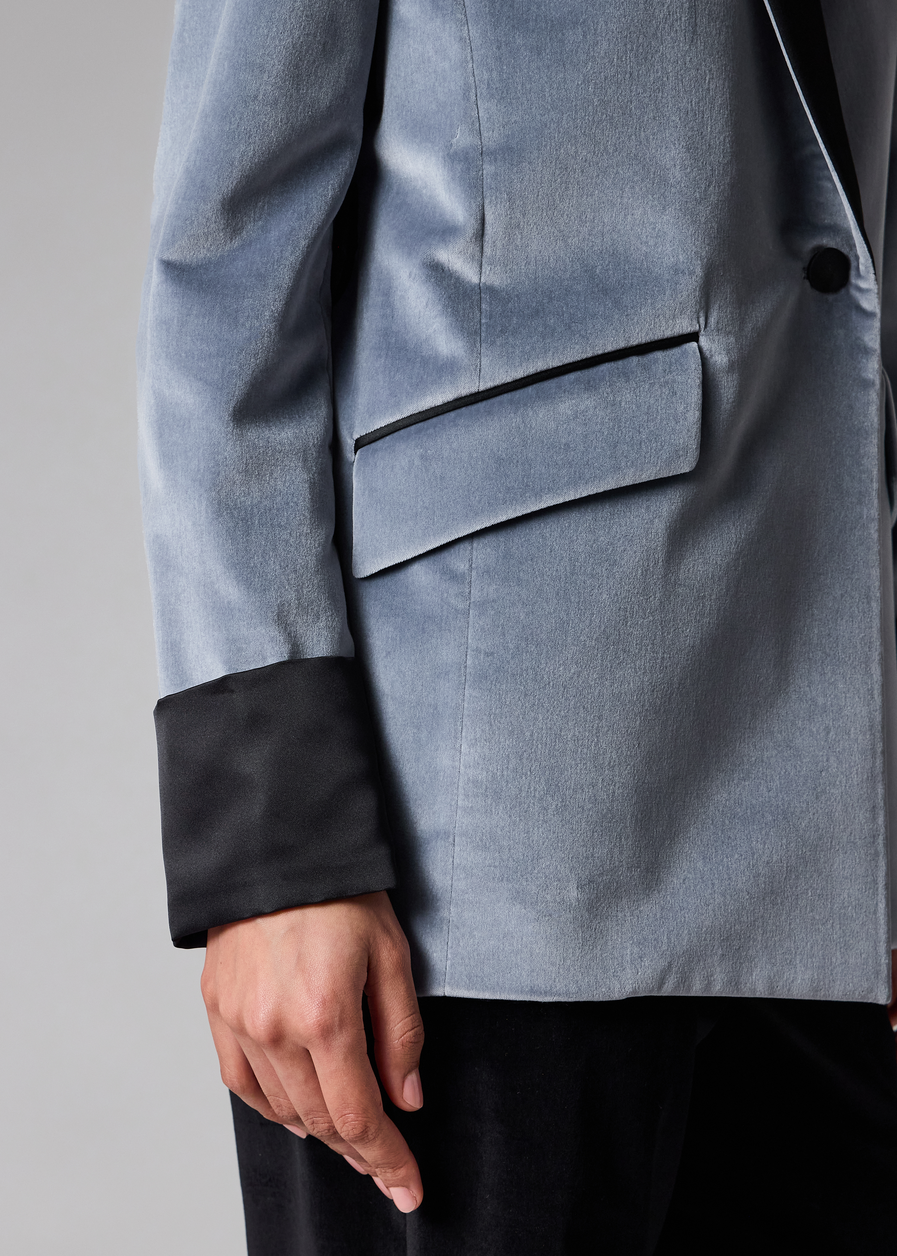Women's Dusky Blue Velvet Contrast-Trim Belted Blazer
