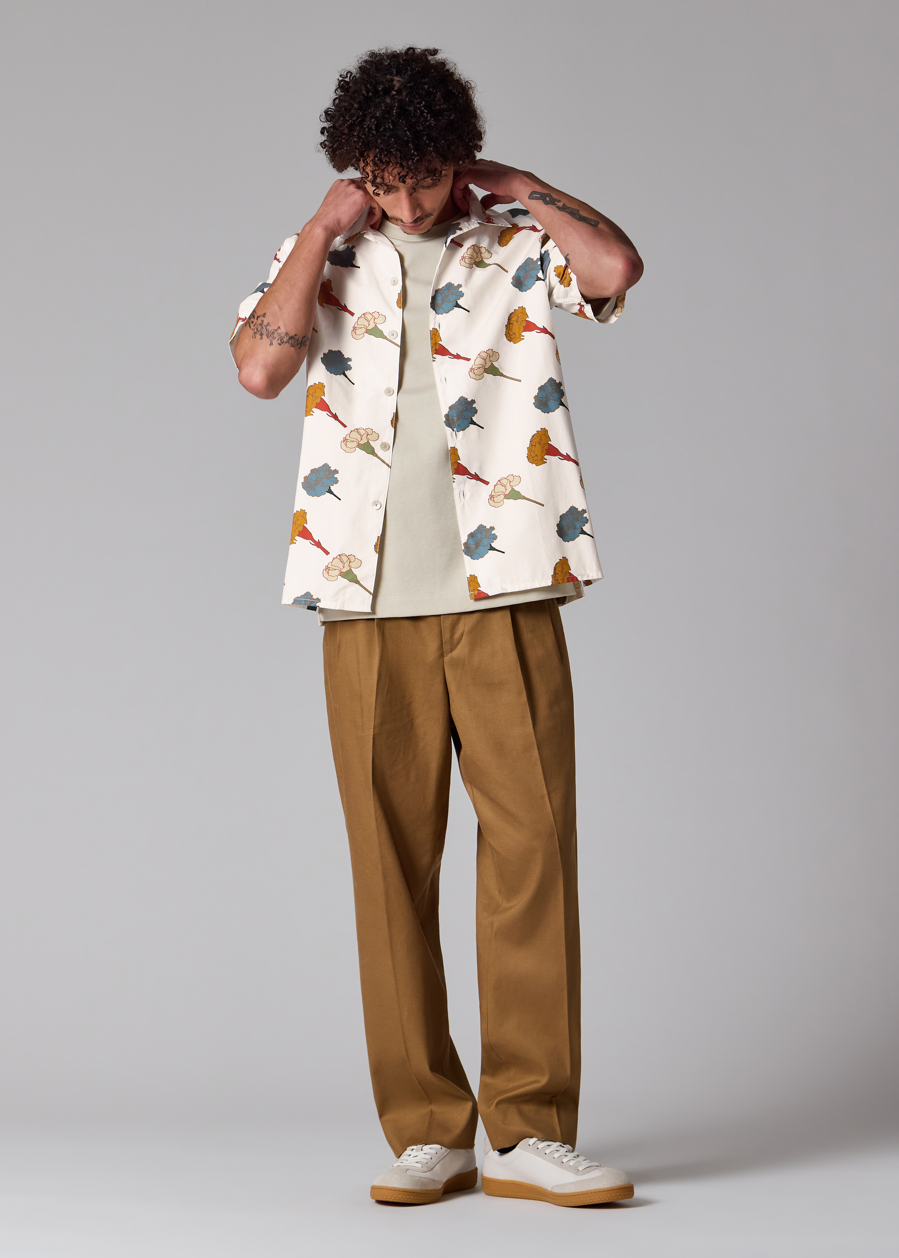 White 'Carnation' Print Short-Sleeve Shirt