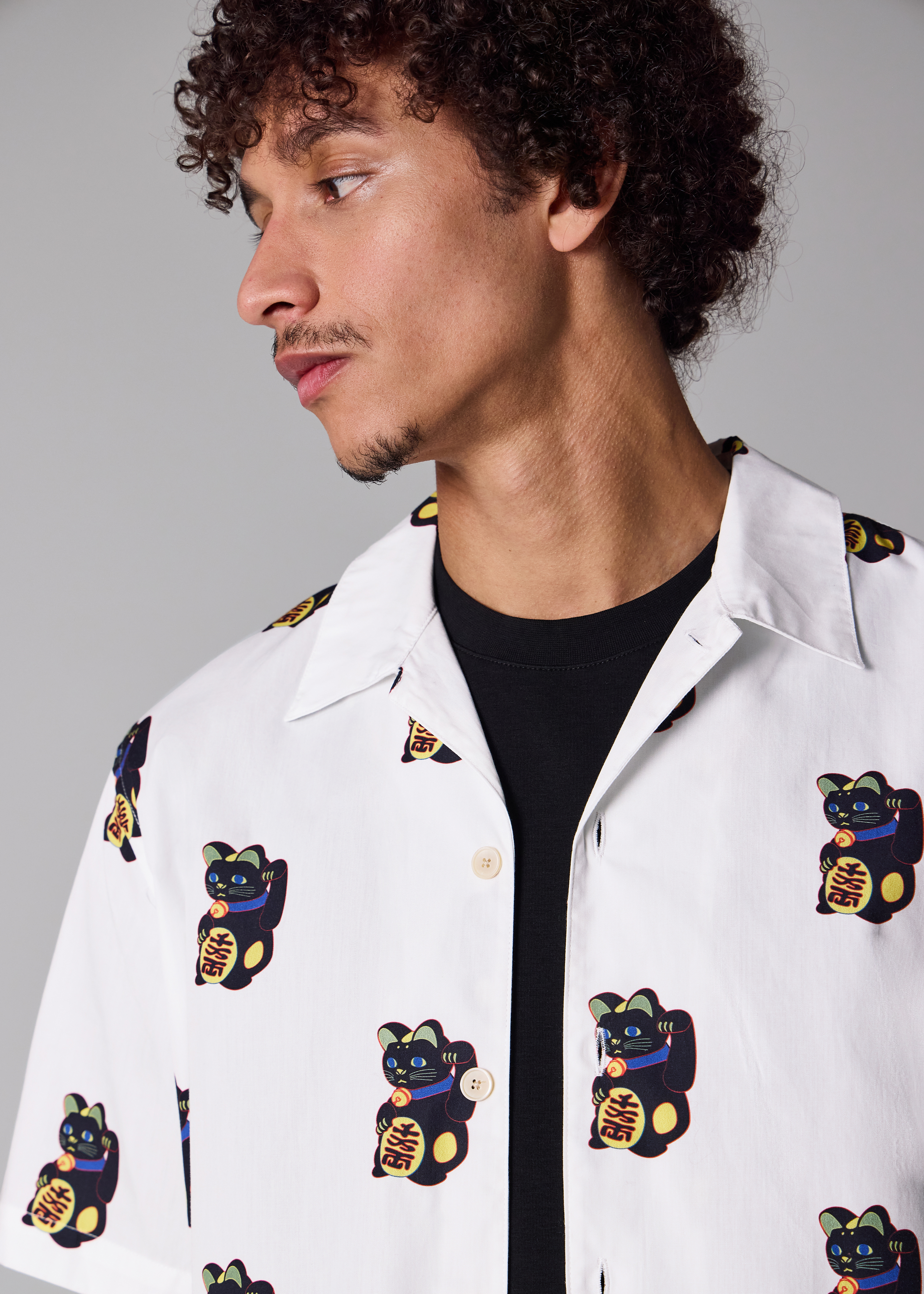 White 'Lucky Cat' Print Short-Sleeve Shirt