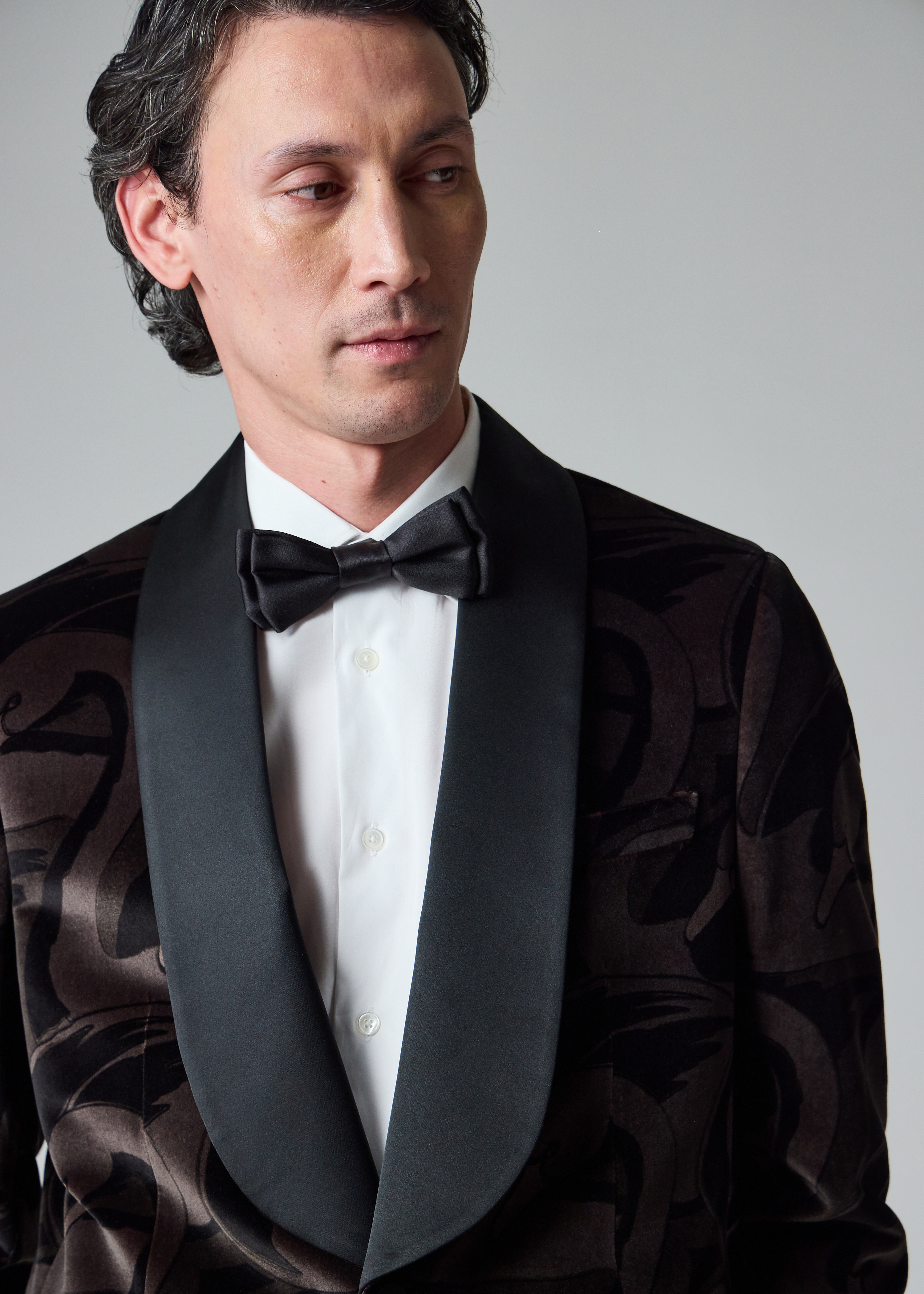 The Soho - Tailored-Fit Black 'Swan' Velvet Evening Blazer