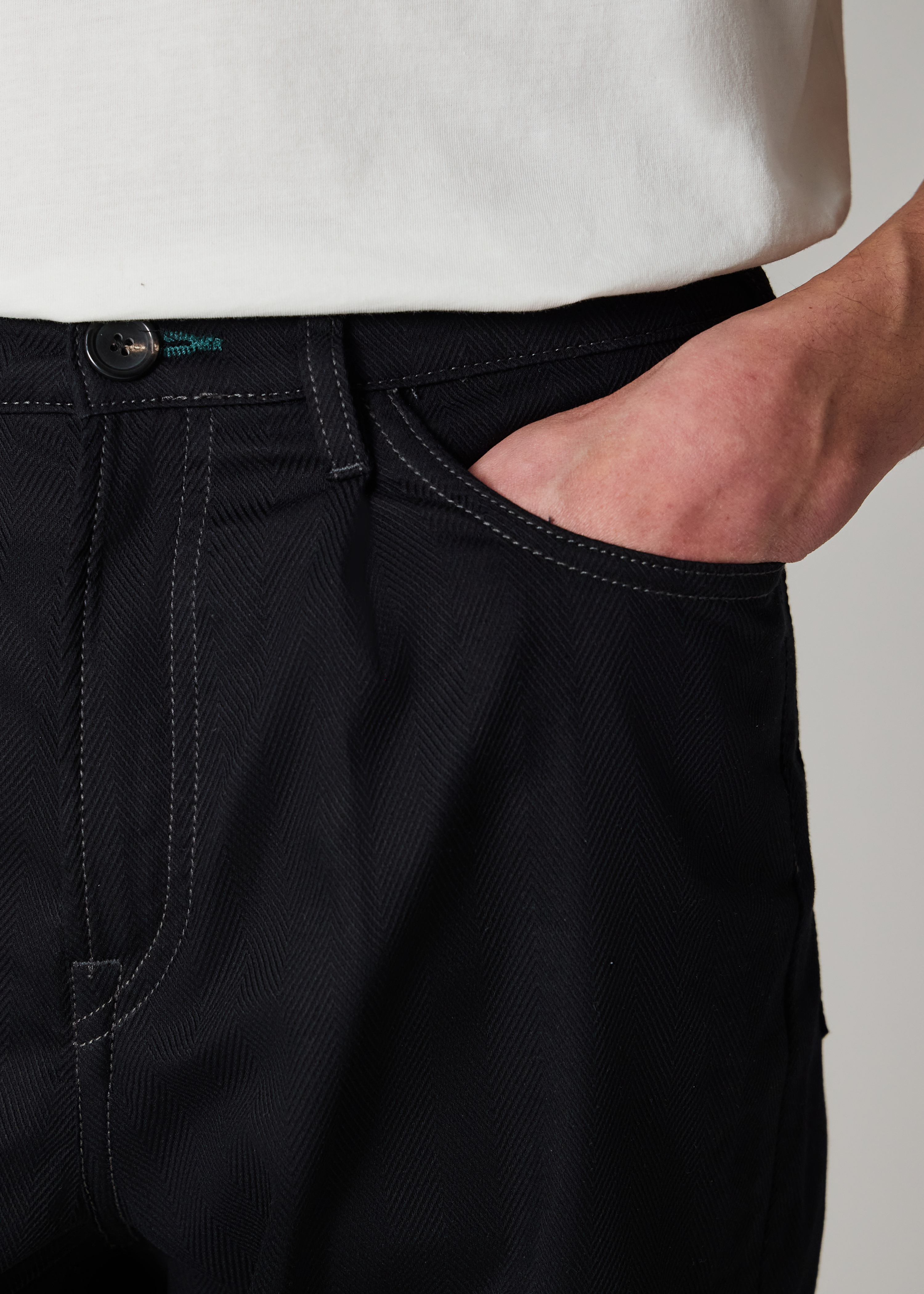 Black Herringbone-Twill Stretch Cotton Pleat-Front Jeans