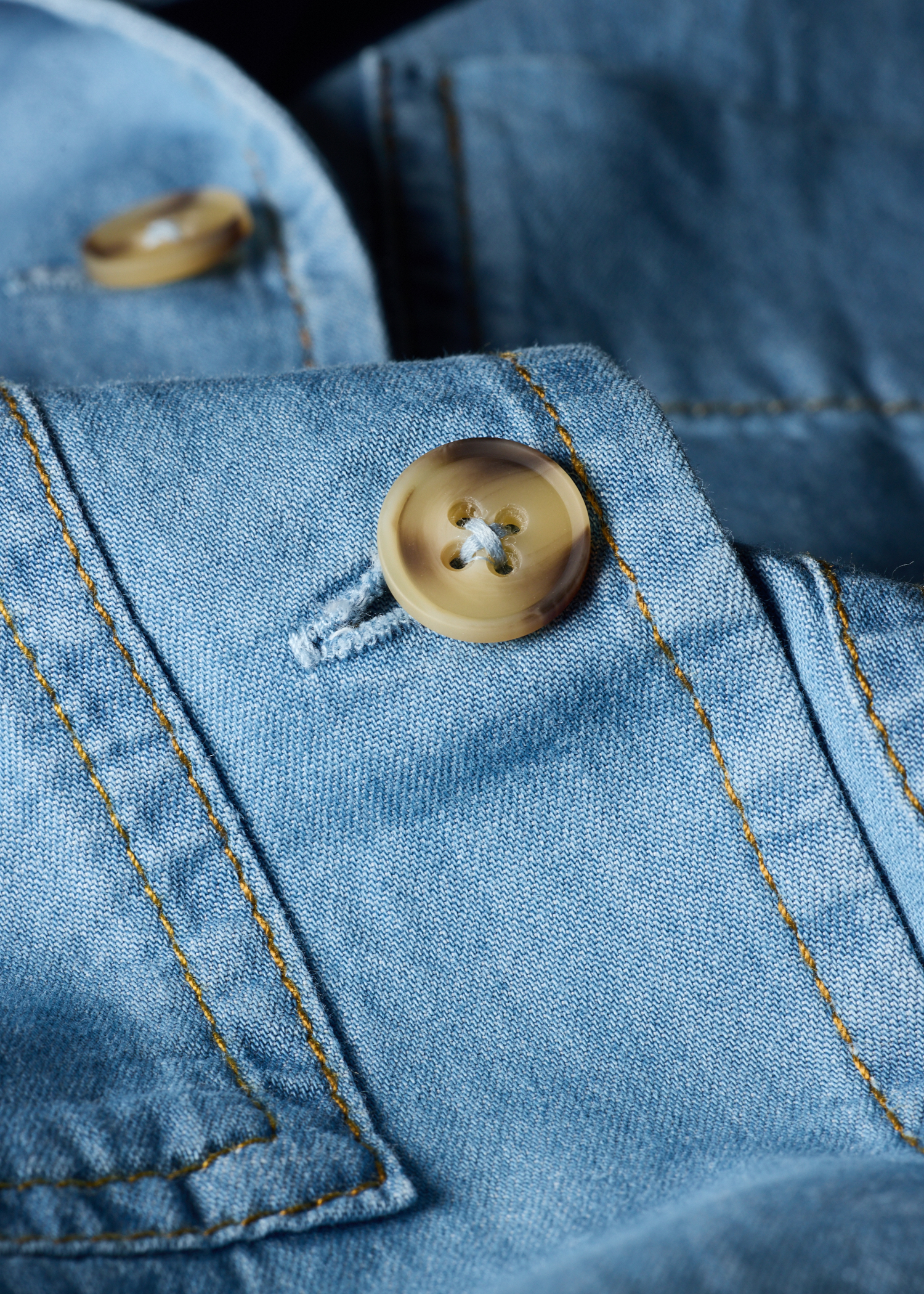 Women's Chambray Patch-Pocket Short Sleeve Shirt